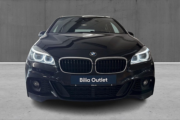 BMW 218i 2 of 26