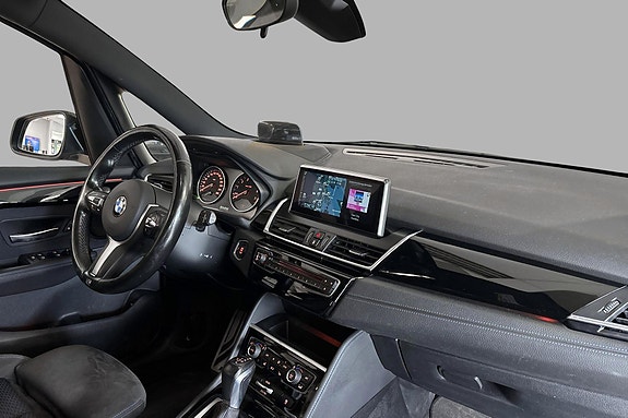 BMW 218i 11 of 26