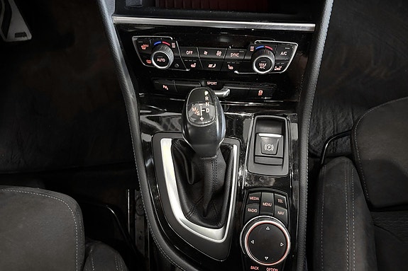 BMW 218i 20 of 26