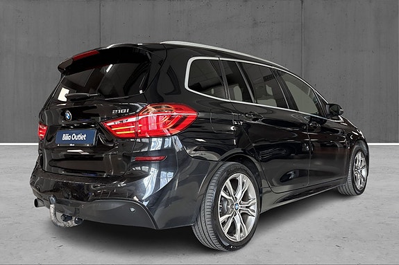 BMW 218i 5 of 26