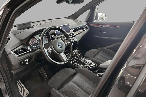 BMW 218i 9 of 26