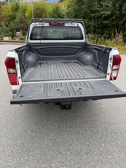 Isuzu D-max 6 of 19