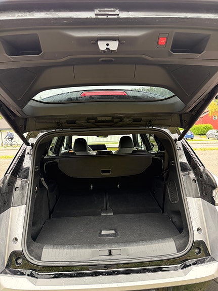 Peugeot e-5008 29 of 30