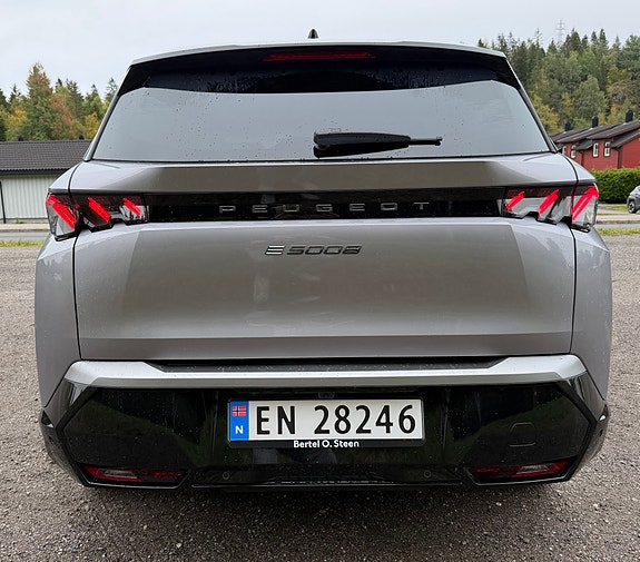 Peugeot e-5008 11 of 30