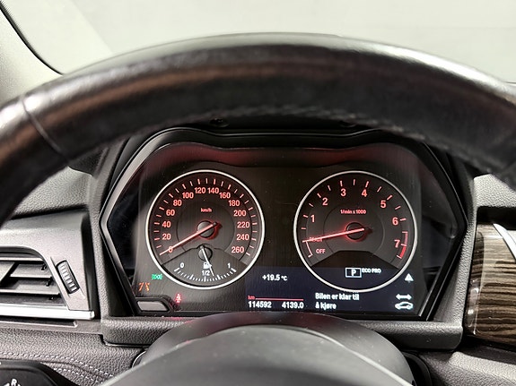 BMW 225xe 29 of 30