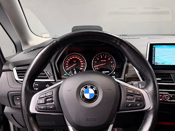 BMW 225xe 24 of 30