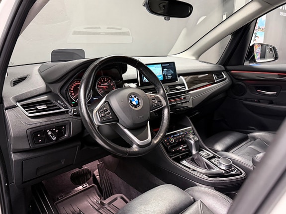 BMW 225xe 13 of 30