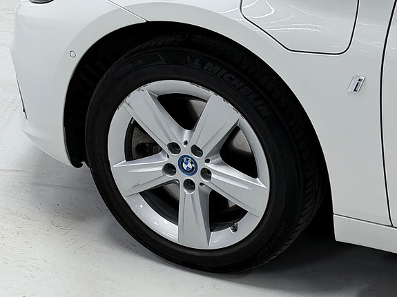BMW 225xe 12 of 30