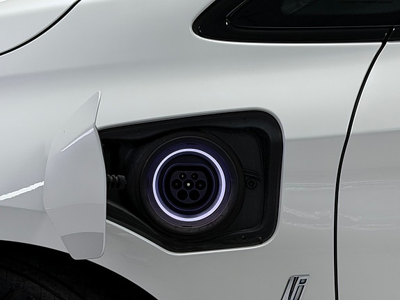 BMW 225xe 4 of 30