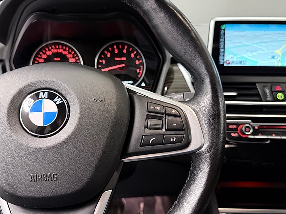 BMW 225xe 26 of 30