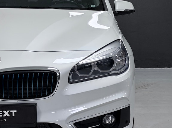 BMW 225xe 6 of 30
