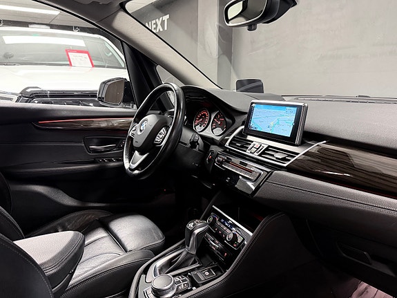 BMW 225xe 22 of 30