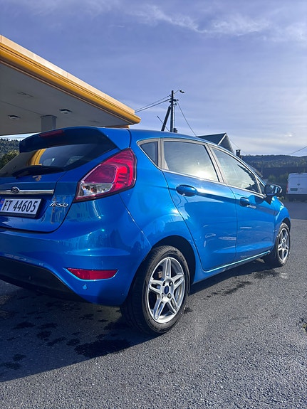 Ford Fiesta 5 of 30