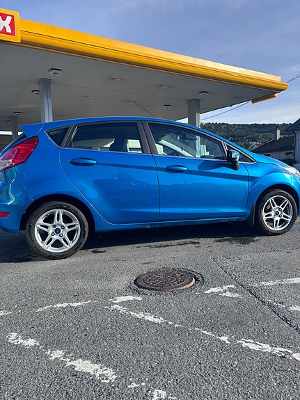 Ford Fiesta 4 of 30