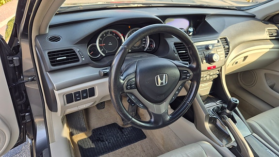 Honda Accord 15 of 30