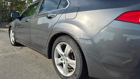 Honda Accord 9 of 30