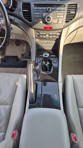 Honda Accord 17 of 30
