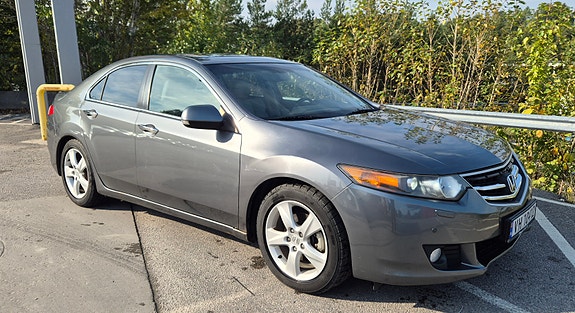 Honda Accord 3 of 30