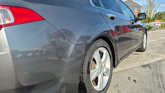 Honda Accord 10 of 30