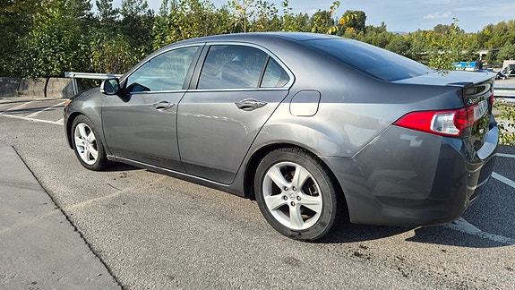 Honda Accord 4 of 30