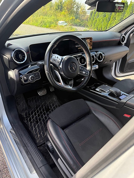 Mercedes-Benz A200 8 of 25