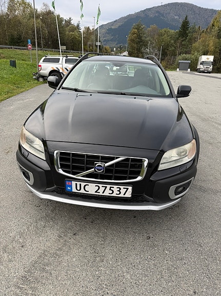 Volvo XC70 3 of 27