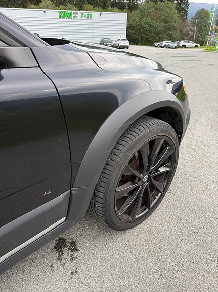 Volvo XC70 19 of 27