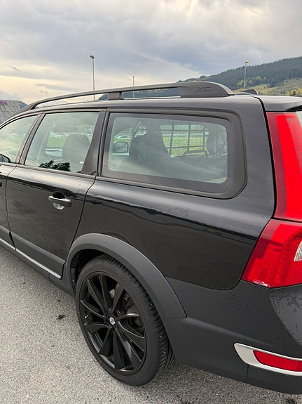 Volvo XC70 13 of 27
