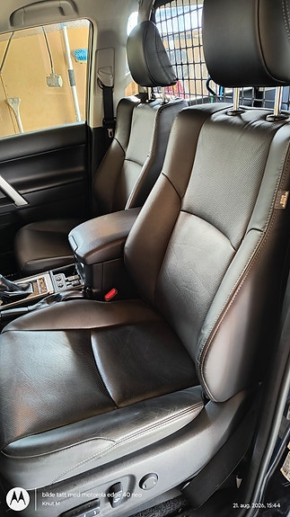Toyota Land Cruiser 23 of 30