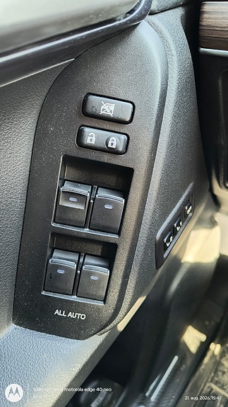 Toyota Land Cruiser 12 of 30