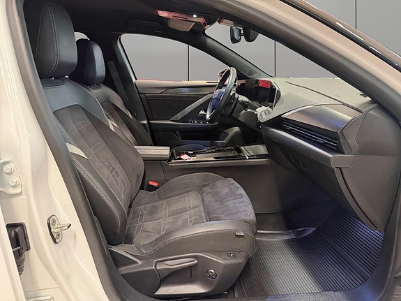 Opel Astra 30 of 30