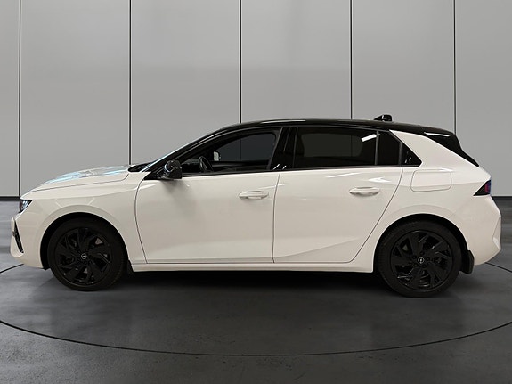 Opel Astra 2 of 30