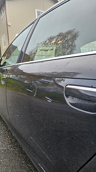 Audi A6 2 of 7
