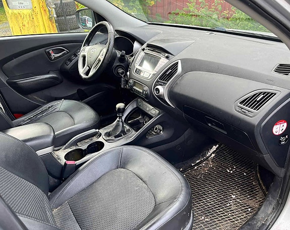 Hyundai ix35 2 of 12