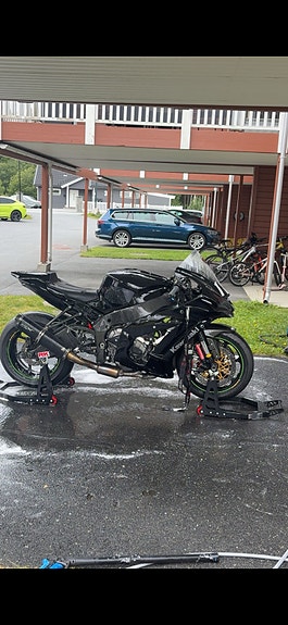 Kawasaki ZX10R KRT Roadracing / RR 3 of 8
