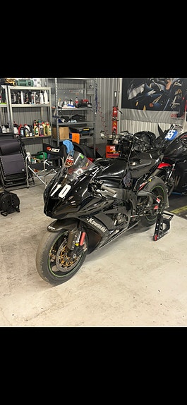 Kawasaki ZX10R KRT Roadracing / RR 2 of 8