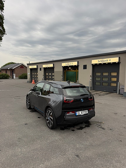 BMW i3 6 of 12