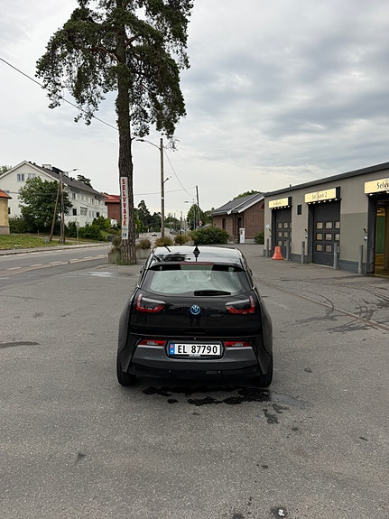 BMW i3 7 of 12