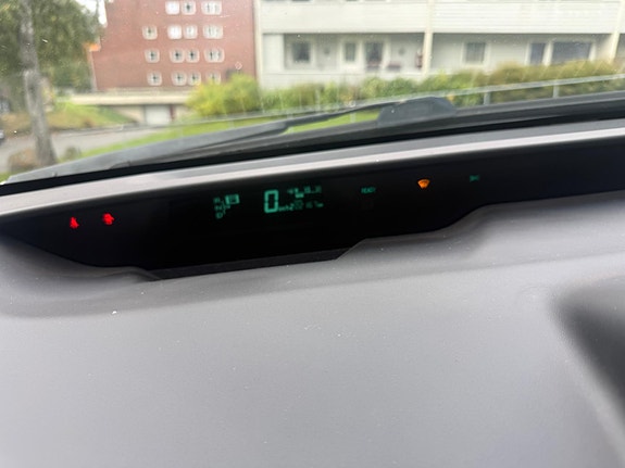 Toyota Prius 7 of 17