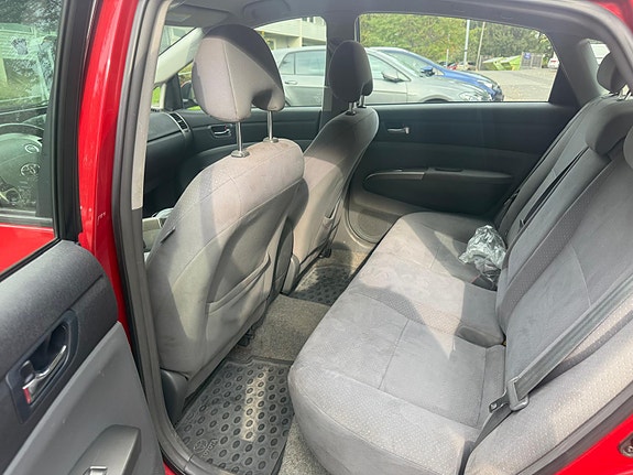 Toyota Prius 16 of 17