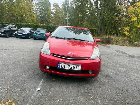Toyota Prius 5 of 17