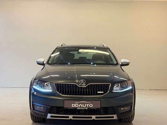 Skoda Octavia Scout 10 of 30
