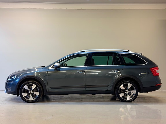 Skoda Octavia Scout 11 of 30