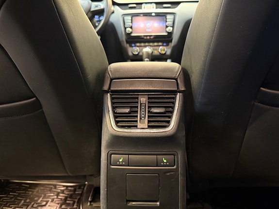 Skoda Octavia Scout 24 of 30