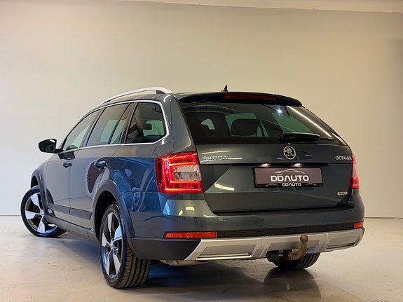 Skoda Octavia Scout 13 of 30