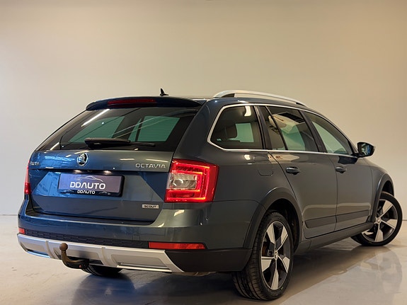 Skoda Octavia Scout 14 of 30