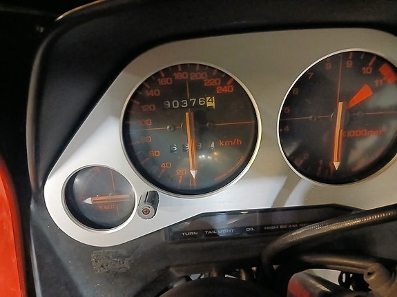 Honda VF750F 6 of 6