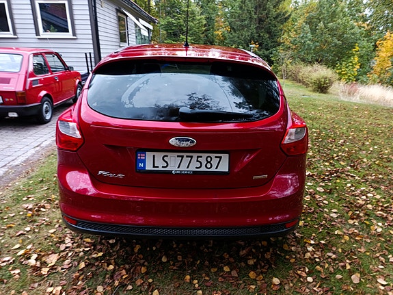 Ford Focus 2 of 13