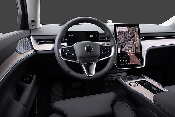 Volvo EX90 19 of 28