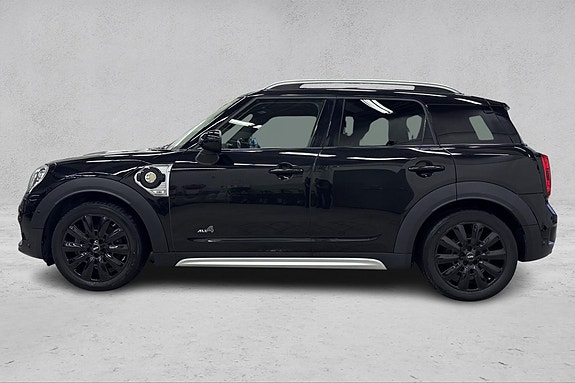 MINI Countryman Cooper SE 2 of 28